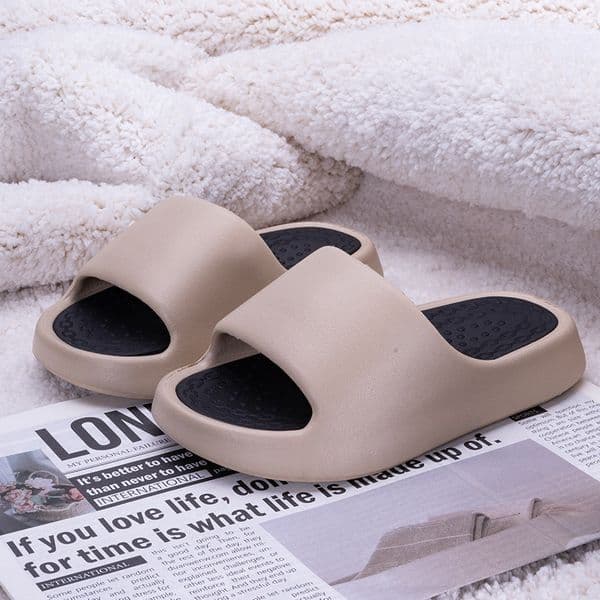 Free delivery Kids Thick Sole Slide Sandals Non-Slip Massage Footbed Soft EVA Slippers for Boys Girls Summer Beach Bathroom Casual Shoes Size28-39