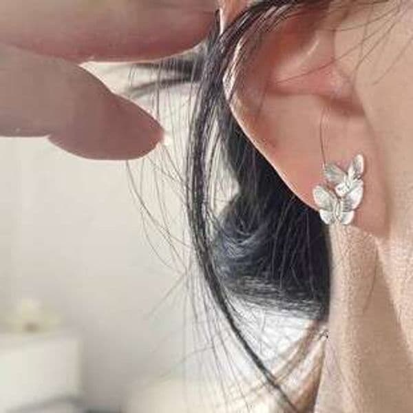 Simple and elegant bowknot for women, trendy on Instagram, unique design, versatile earrings, new 2026 fashion earrings