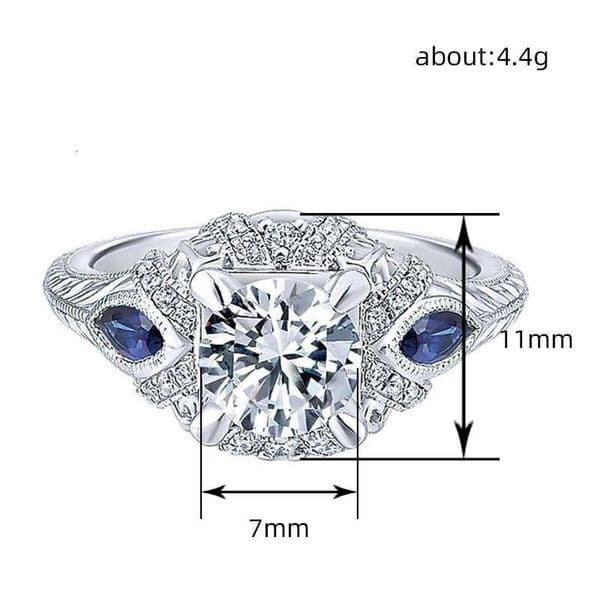vintage palace-style ring with a royal aristocratic design is domineering noble and versatile as an index finger ring