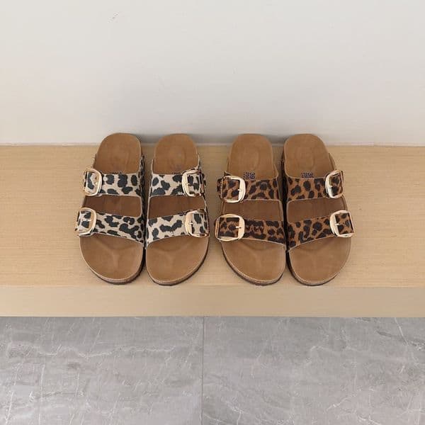 2026 Designer Clogs Slippers Sandals Slides Men Women Cork Flat Soft Suede Leather Outdoor Platform Golden circular buckle Slippers