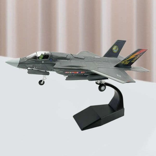 2026 New 1/72 Scale Diecast Metal Airplane Model, Streamlined Alloy Aircraft Replica With Display Base, Desktop Collectible Gift For Adults Toy