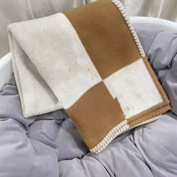 Camel h wool cashmere blanket 90% Blanket 1500G 135&170cm and matching cushion 50&50cm Blankets Selling