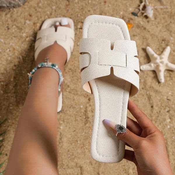Slippers 2026 Luxury Summer Women Flat Outdoor Trend Beach Sandals Female Flip Flops Brand Design Slides Shoes Woman Big Size 43