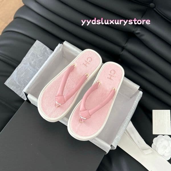 2026 designer flip flops women Luxury Designer Thick Sole Thong Sandals Women's high quality Platform Beach Vacation colorful Slippers