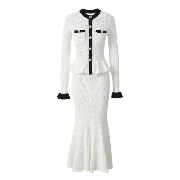 2026 Autumn New Designer Black and White Contrast Elegant Round A3 Neck Single breasted Long sleeved Knitted Women's Dress
