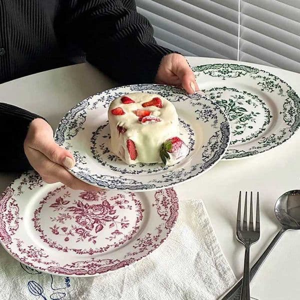 European Style Vintage Pink Ceramic Plate ic Rose Pattern Design for Western Dining Salad Dessert Plate Home Art Decor L260527