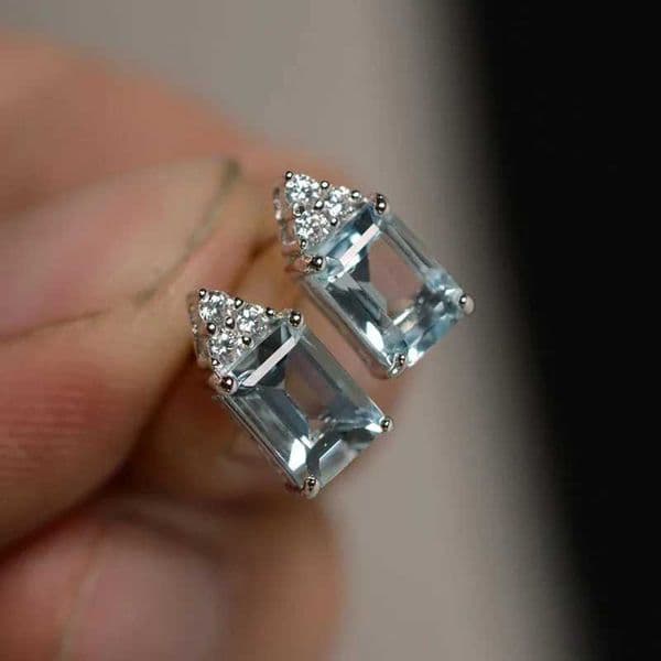 Huitan Fresh Style Light Blue CZ Stud Earrings for Women Stylish Accessories Party Silver Color Fashion Jewelry New Arrival 2021 H260326