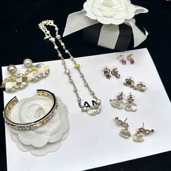 Luxurious designer letter C earrings bracelets 25p color crystal diamonds five pointed star necklace correct logo high quality