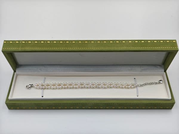 Luxury Exquisite Pearl Necklace with a Vintage Touch L260526
