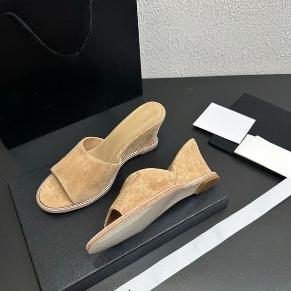 10ALuxury Round Toe Leather Wedge Sandals designer women slip on open toe high heel shoes Fashion simple summer suede sandals Casual beach shoes