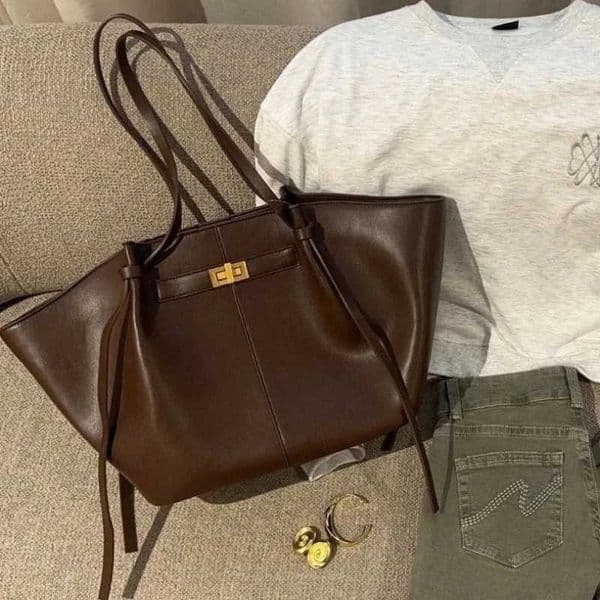 2026 Womens Summer Large Capacity Commuter Tote Bag Female Korean Fashion Luxury Pu Leather Handbags Chic Trend Underarm Bag C260327