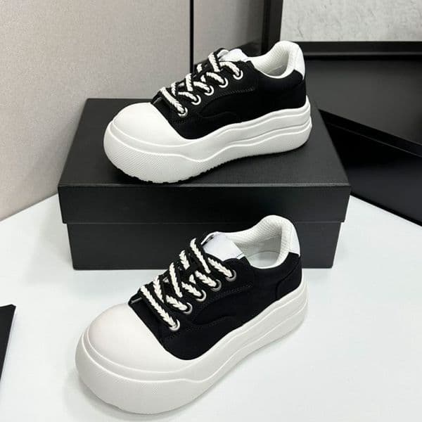2026 Womens Top Casual Sneakers Designer Golden Panda Lace Up Big Toe Shoes Ladie casual fashion Thick Soled Shoes Non Slip Outsole Sizes 35 41