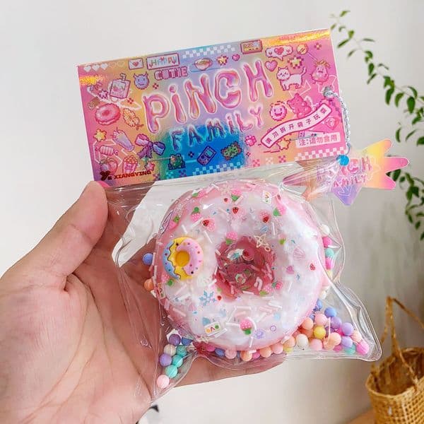 2026 popular donut plush cat paw pinching and kneading, with a high aesthetic appeal, popular internet celebrity live streaming, blind bag decompression toy