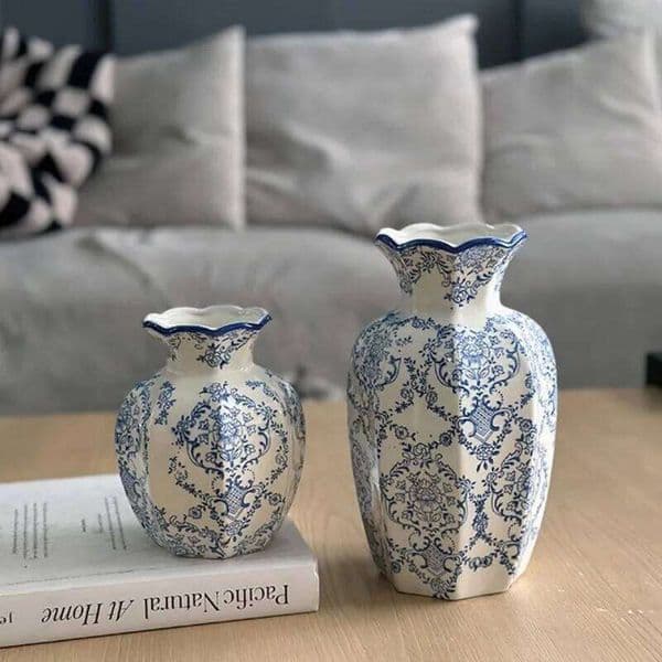 1PCS Hand-Painted Blue and White Porcelain Vase Elegant Home Decor for Living Room Entryway Desktop Flower Arrangement Display 26Y0327