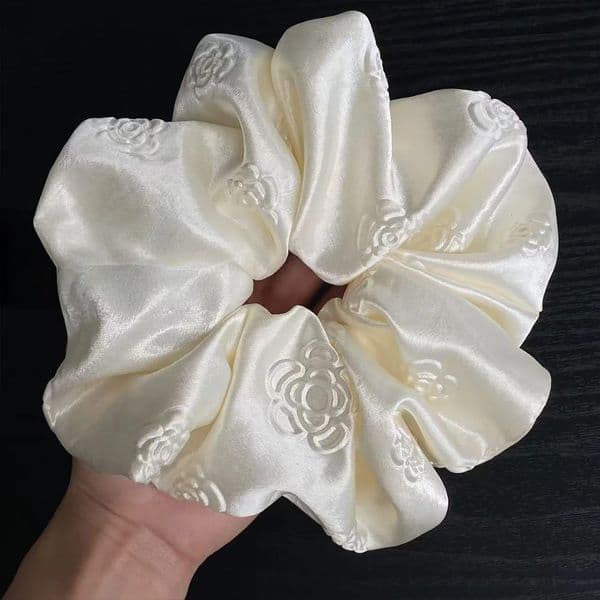 1PC Highend large cream white satin scrunchie and scarf a fashionable elegant hair rope accessory for ponytails 260327