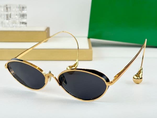 Luxury Designers Womens Sunglasses For Women Men Sun Glasses Mens 2037LA Designer Fashion Style Protects Eyes Random Box