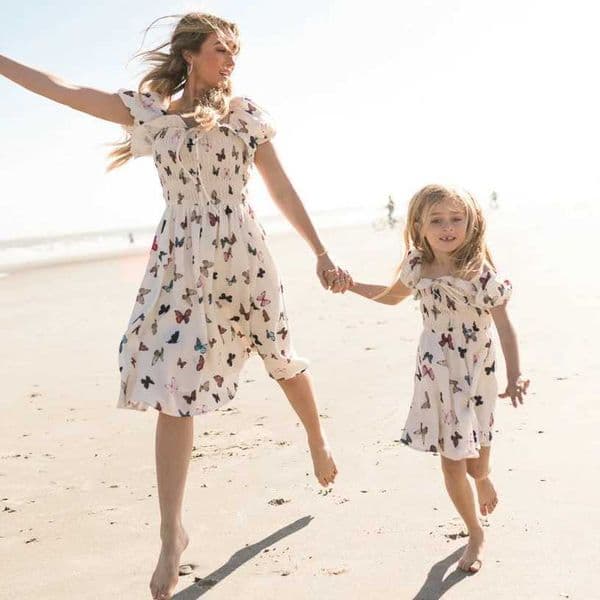 Holiday Beach Dress 2025 New Mother Daughter Matching Clothes Butterfly Print Puff Short Sleeve Soft Thin Dresses Birthday Party S260327