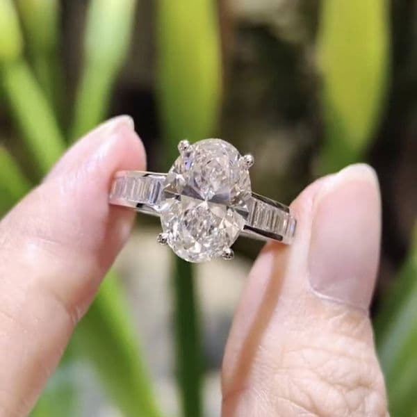 New model of moissanite Oval ring - suitable for both men and women
