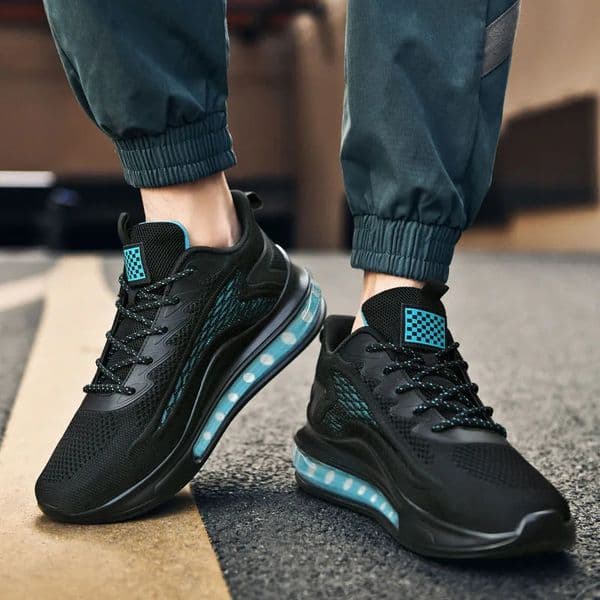 Large size mens shoes breathable lightweight sports shoes outdoor mesh black walking shoes trendy mens casual shoes running sh260317BJ