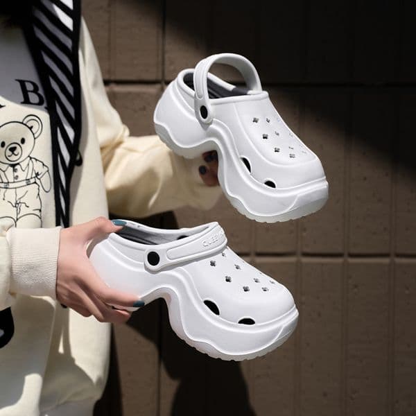 New wave bottom EVA slippers, breathable and lightweight with hollowed out casual streetwear and beach shoes