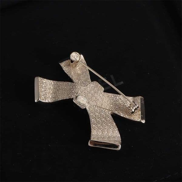 Pins Top High Quality Pink Red Brooch for Woman Wild Fashion Accessories Supply brooch 12A