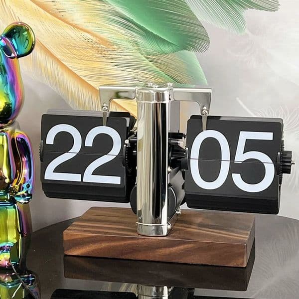 Automatically Page Turning Flipping Clock for Modern Home Office Decoration Full of Sense of Technology 260327