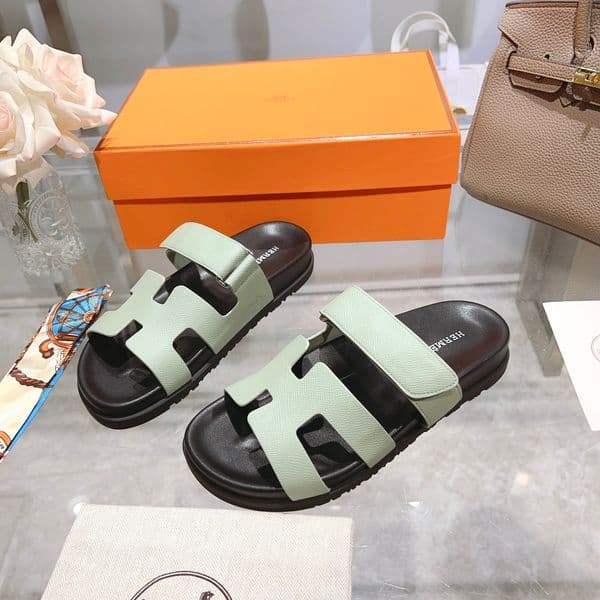 2026 designer womens Slippers women slides Sandals Sandals mens luxurys designers real leather platform sandal Flats fashion shoes Ladies Beach tops 0415