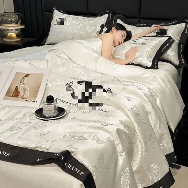 Luxury h Designer Throw Blanket Live Broadcast Hit Product Grade A Washed Silk Jacquard Embroidery Wide-Edged Summer Air-Conditioning Quilt Shipping 06