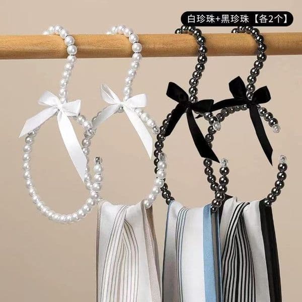 2026 3Pcs Designer Black Hangers Anti Slip Coat Hanger Pants Storage Clothing Stores Fashion Creative Lingerie Racks Clothes Stand Free Shipping