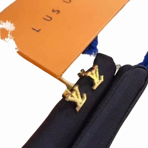 2026 designer earrings for woman Gold Plated Letters Stud Earrings Luxury Brand Heart Loves Women Earring Jewelry Party Wedding Gift earrings designer W3ML#