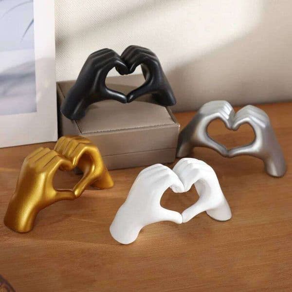 Gold Heart Statue Living Room Bedroom Decoration, Love Finger Modern Hand Gesture Sculpture Home Shelf Desktop 26H0327