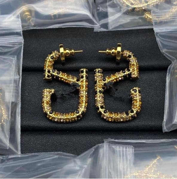 Dangle & Chandelier High quality luxury jewelry, fashionable jewelry, European and American jewelry, gold medium diamond letter earrings