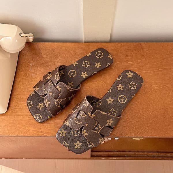 Free Shipping 2026 Summer New Printed Design Square Head Fashion Flat Bottom Women's Slippers Casual Versatile Beach Cool Slippers