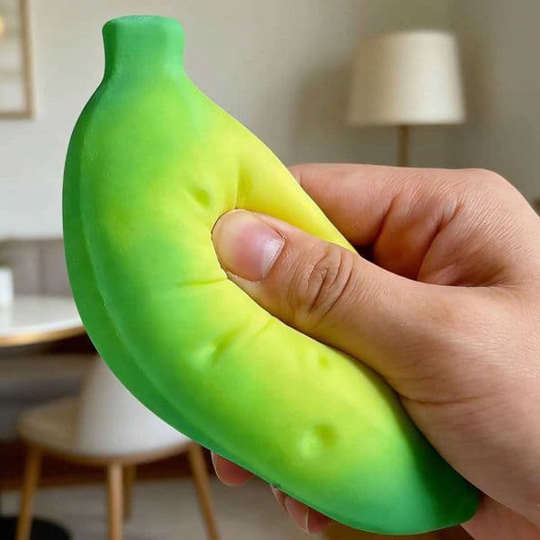 1PC Squeeze Fidget Toy Green Banana Color-Changing Squishys Slowly Rising Squeeze Toy Antistress Sensory Prank Pinch ToysT260504