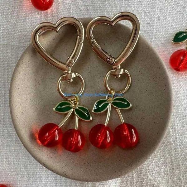 573B Unique Cherrys Lock Keychain Charm Elegant Designs Holder Accessory Portable for Fashionable Individuals H260504