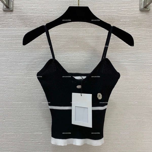 Luxury V-neck women waistcoat spring lady singlet women designer clothes small suspender knitted vest top comes with a brooch as a gift A699X14N285