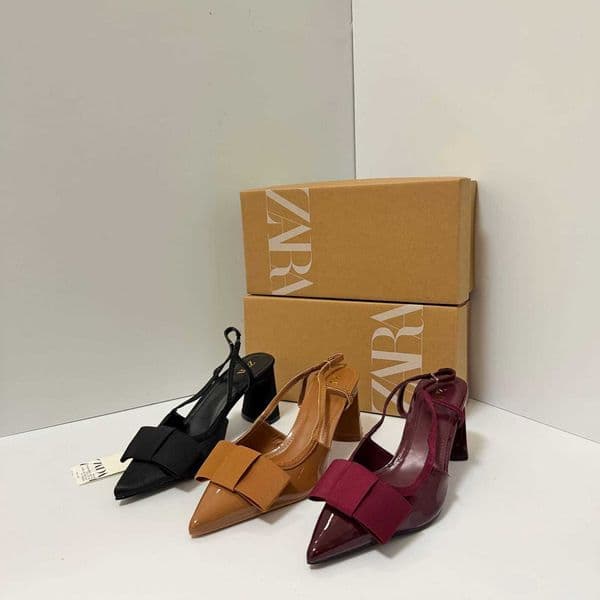 With Box Sandals Designer Luxury New Womens Shoes with Bow Accessories Fashionable Hollow Thick Heel Pointed Toe Closed-Toe Sandals for Women X260516