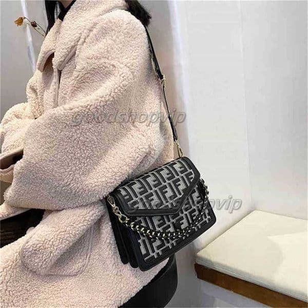 Luxurys Brand Bags Evening Bag Winter Fashion Sling Single Shoulder Messenger Portable Small Square Simple Black Friday Clearance Shop Designer Purse Online