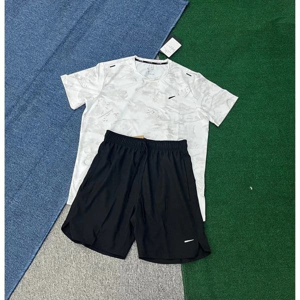 Mens Tracksuits Tech Set Designer Tracksuit Shirts Shorts T Shirt Tech Set Designer Tracksuit Shirts Shorts Two-Piece Mens Suit Print Quick Drying T-Shirt Jogg