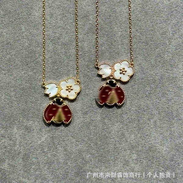 clover necklace vanly cleeffly jewlery Five-Flower Seven-Star Ladybug Necklace for Women Elegant Mother-of-Pearl Pendant