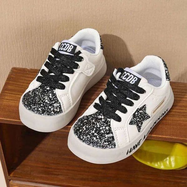 2026New Fashionable Girls Sneakers Parent-child Summer Sports Student Casual Non-slip Childrens Trendy Star Sequined Shoes 26H0506 T260514