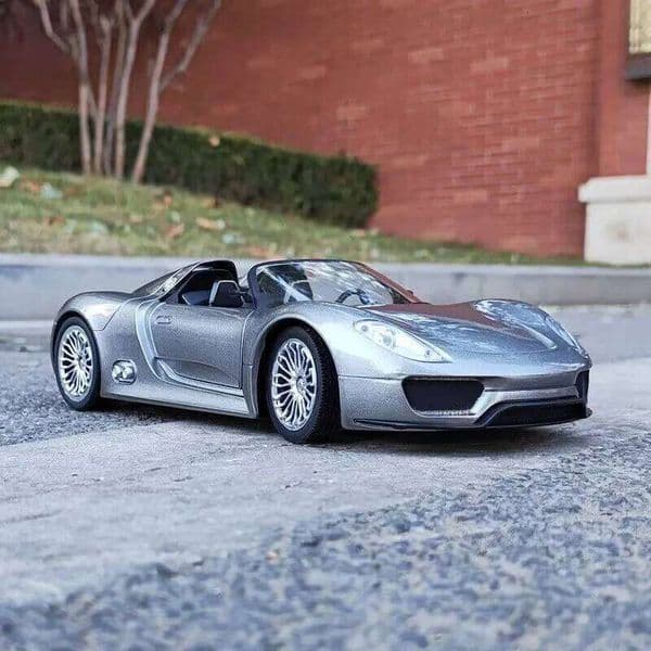 1:18 918 Spyder Roadster Alloy Sports Diecast Metal Track Racing Car Vehicle Model Simulation Collection Kids Toy Gift 26W0506