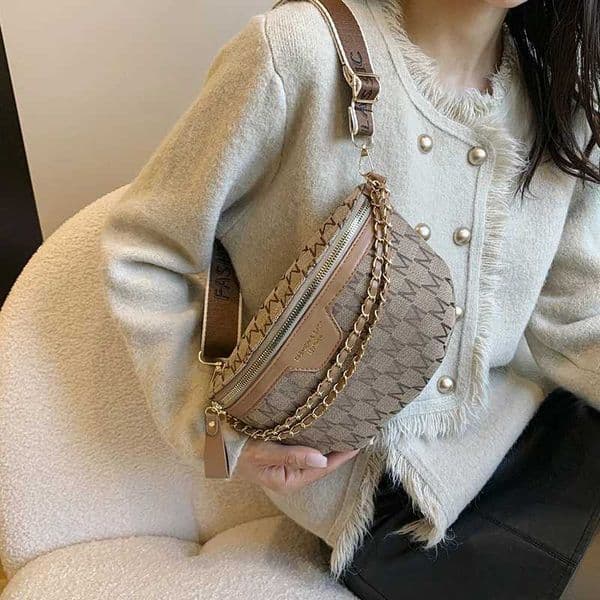Chic Waist Crossbody Bag with Dual Chain Details Simple Chest Bag Stylish Wide Strap Sleek Zip Closure Suitable Everyday Use L260505