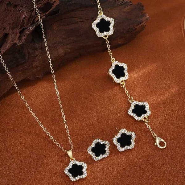 European American Hot Sale Rose Stud Earrings Necklace Set Diamond-Embedded Full Jewelry Versatile Fashion Accessory for Women Z260506