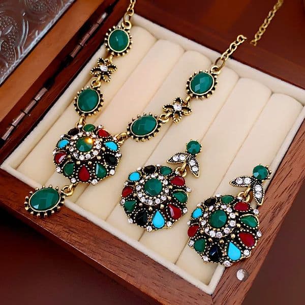 Colorful Rhinestoater Drop Round Flower Necklaces for Women Vintage Advanced Collar Chains Aesthetic Dainty Jewelry Wholesale260429