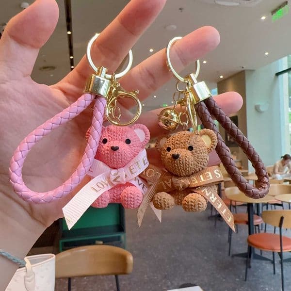 Internet Celebrity Creative Sitting Yarn Bear Keychain for Women Cute Exquisite Resin Doll Keychain Backpack Pendant S260506
