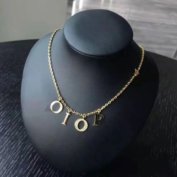 Designer Necklace Diamond Pendant Necklace Designer For Women Simple Letter Leisure Fashion Luxury Jewelry Plated Gold Necklaces Ladies Daily Outfit dd028