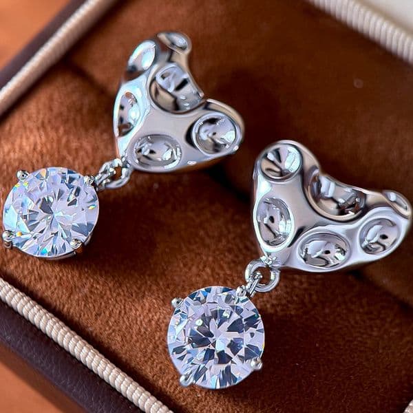 Earrings Designer Earrings Women Irregular Heart Four Claw Large Zircon Round Diamond Earring Luxury Jewlery Designer