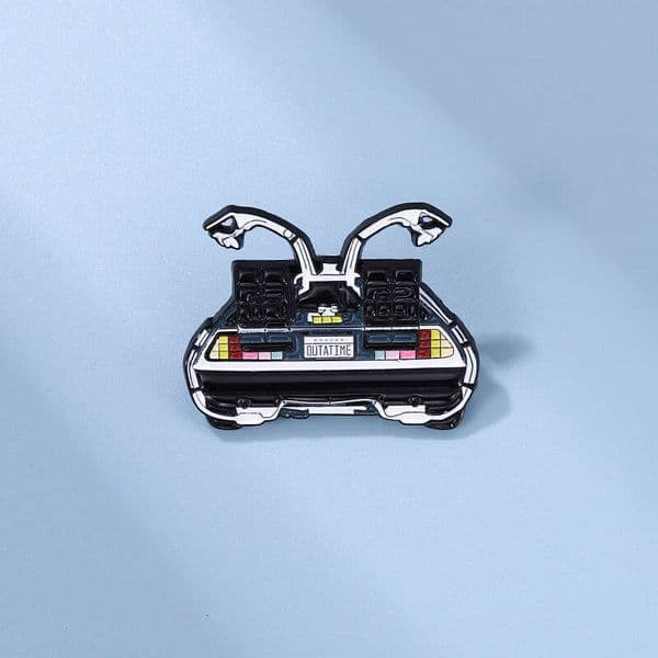 New foreign trade creative retro time machine design, unique versatile, metal badge for bags, clothing, and accessories