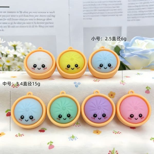 Cute Artificial Steamed Buns That Can Be Pressed And Unpressed - A Popular Online Keychain Featuring A Cute Steamed Bun Pendant.